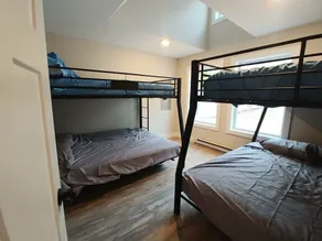 Upper Silver Lake House - Image 4