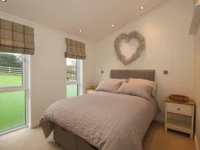 The Hedgerows - Hillview Lodges - Image 5