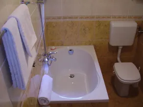 Apartment 1, located 200 meters from the ocean in a charming house. - Image 2