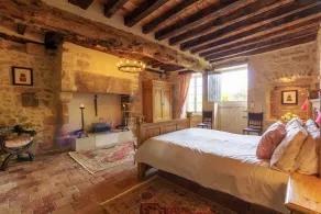 Secure private heated pool, games room, view. Walk to historic town, restaurants - Image 3