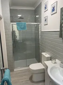 3 Bedroom 2 Bath luxury apartment close to the seafront and town - Image 2