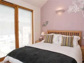 Quay Lodge - Image 4