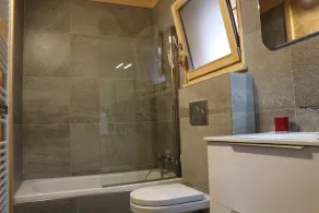 Loutsa Chalet: High-End Chalet with Jacuzzi in Châtel - Image 2
