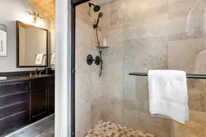 Central EagleVail Home with Private Hot Tub - Image 4