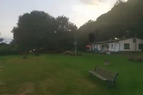 Lakeside Escape with Garden Fun - Image 4
