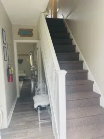 3 BedroomHIDDEN GEM , WALKING DISTANCE TO FALLS - Image 3