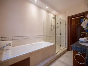 El Rosario large villa w heated pool - Image 3