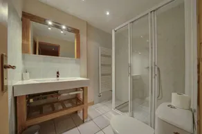 dejlig lejlighed bedømt 4 * i familie chalet på skråningerne af Valmorel ... - Image 4