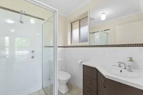 Peaceful 3BR family home Free Wi-Fi Free Parking - Image 5