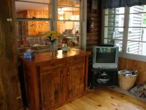 Lake Muskoka 4 BR Cottage, Sandy Beach, Sunny Decks, Private - Image 3