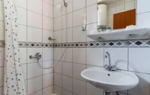 1 Bedroom Gorgeous Apartment In Marcana - Image 3