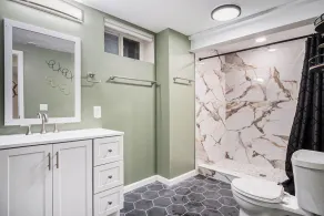 Modern 4BR Near Downtown, Chef Kitchen, Fenced Yard, EV Charger, W/D - Image 4