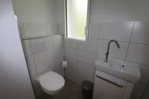 Pés da casa grande na água - Image 4
