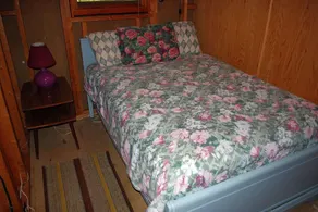 Whitepine Cottage - Boulter, Ontario, Canada - Image 2
