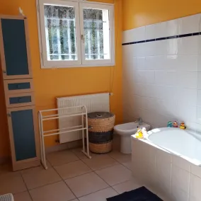 Sommerhus 5/6 personer, 2 soveværelser, swimmingpool, fred og natur garanteret - Image 4