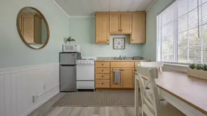 Adorable One Bedroom Cottage along the Sacramento River - Image 5
