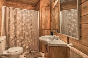 Deer Lake Chalet -\"The Lake Of Changing Colors\"- High Speed Internet  - Image 3