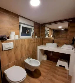 Family-friendly country house Marie with heated pool, barbecue area, 5 persons - Image 2