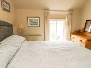 SILVA, pet friendly, with open fire in Penmon - Image 5