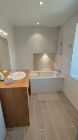 Family home between the countryside and the sea, 800 m from the beach - Image 3