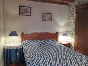 Grande maison en pierre avec jardin clôturé, animaux admis - Image 5