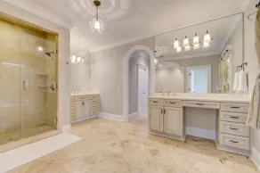 Luxury 7 bedroom mansion with horses, pool, hot tub, pond, swings and fire pit! - Image 3