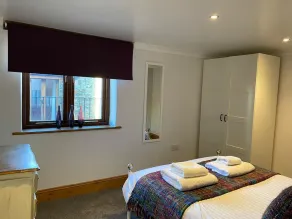 Rose Barn Sleeps 8 with Hot tub in Widemouth Bay - Image 5