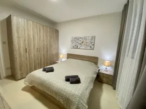 Centric and Modern Penthouse close to Amenities - Image 5