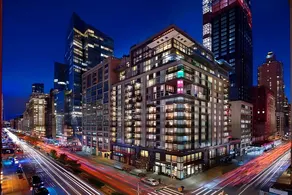 Perfect NYC Getaway! 2 Stylish Units, Pool, Near Fifth Avenue Shopping! - Image 4