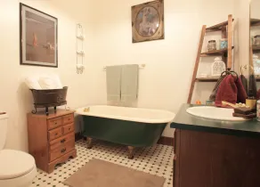 PERFECT FAMILY GETAWAY! Historic CRYSTAL SPRINGS INN is all yours - 4,000 sq ft! - Image 2