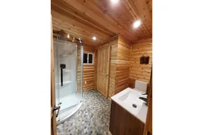 Not your typical cabin in the woods! - Image 3