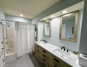 F8 Luxurious Mt Washington Hotel golf course home Wifi cable air conditioning - Image 4