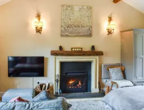 Rural yet fantastically situated, minutes from Shepton Mallet & Wells - Image 2