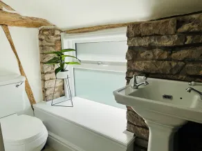 Stylish & Rural Luxury Cottage - Image 4