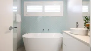 Hideaway on Bond - Image 5