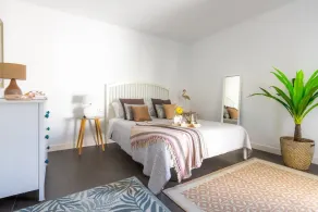 Cozy apartment with pool - Image 4