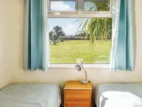 2 bedroom accommodation in The Lizard - Image 3