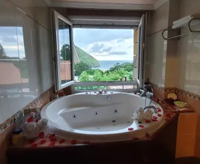 Apartamento con Jacuzzy y terraza en playa Sonabia. Vistas al mar y  montaña. - Image 3