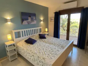 Charming villa for 8 people in a quiet location, with large swimming pool and magnificent view - Image 5