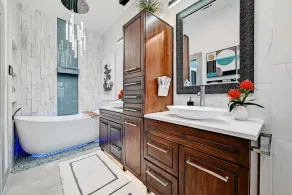 Artsy...Luxury Resort style living with POOL and JACUZZI near Downtown! - Image 3