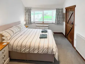 2 Schlafzimmer Unterkunft in Shipton Gorge - Image 4