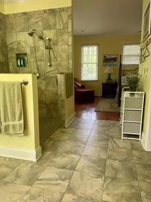 A 5 bedroom mountain retreat, ideal for couples, and families. - Image 4