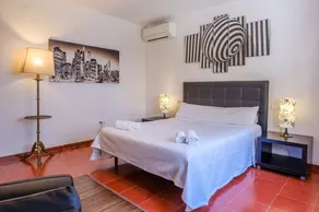 Fantastica villa in posizione centrale con piscina, WLAN e aria condizionata, sono ammessi animali domestici - Image 5