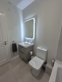 BEST 2 BED IN THE CITY - Image 3