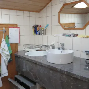 Vacation apartment for 2 - 5 persons, approx. 85 m², living/sleeping room, 2 bedrooms, kitchenette, 2 bathrooms, 2 balconies, terrace - Image 5