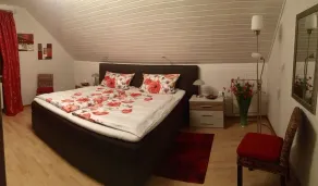 Apartamento amueblado con gusto con un gran balcón para horas acogedoras - Image 4