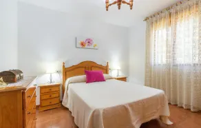 Stunning Home In Padul - Image 2