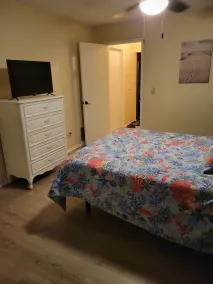 Cozy home with heated pool - 8 min from the beach. - Image 5