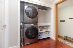 An oasis for families & Dog - Affordable Immaculate luxury - Fenced Yard! - Image 2