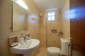 Apartment right on the water - Image 2